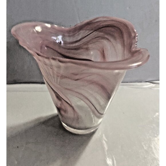 Gorgeous Art Glass Pink white Swirl Vase Scalloped Edge Shell Design 4 1/2" X 5" - Picture 4 of 12